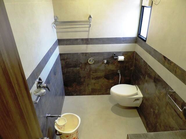 Hotel Kalatit International, Jamnagar 5